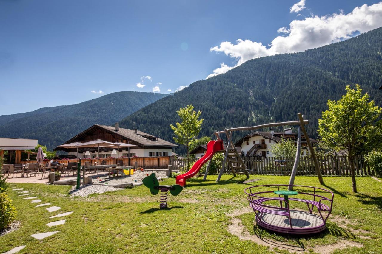 Familienhotel Viktoria Ultimo Exteriör bild
