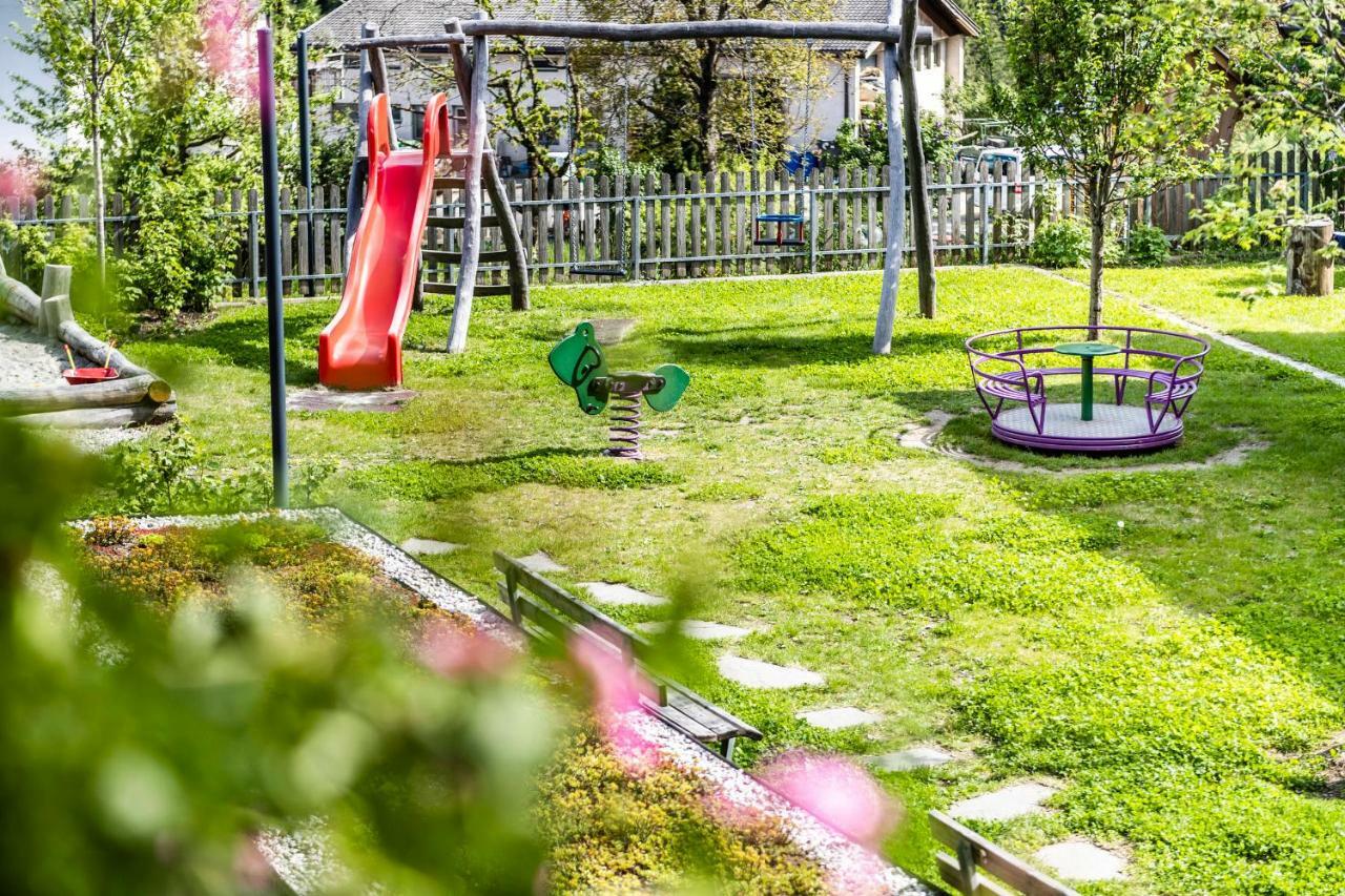 Familienhotel Viktoria Ultimo Exteriör bild